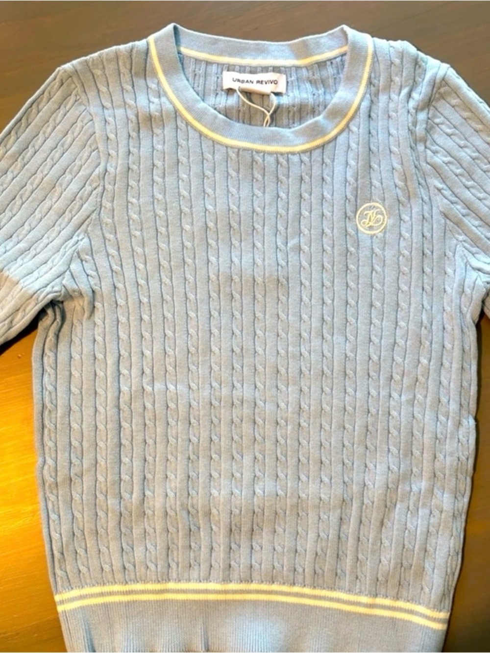 Urban Revivo XS/SM Light Blue Cable Knit Short Sleeve crop Sweater - Picture 2 of 3